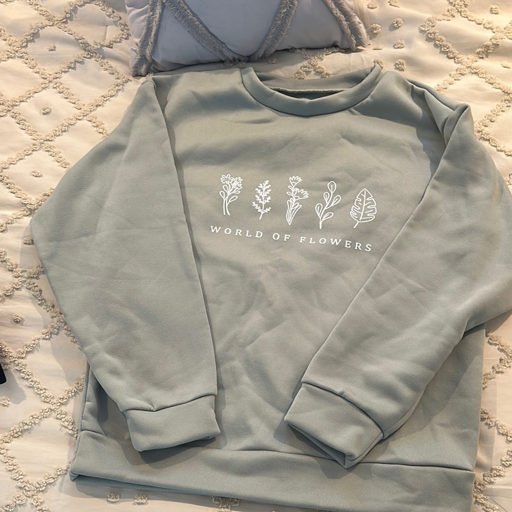 World of Flowers Sweatshirt
